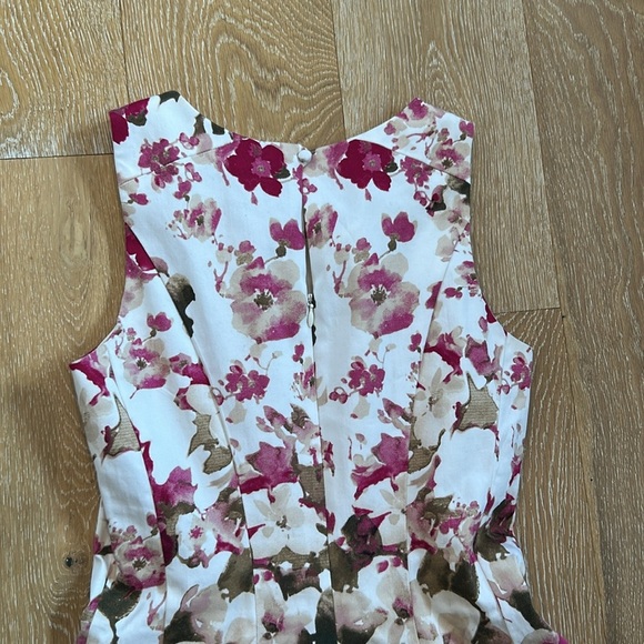 White House Black Market Flare Dress - Picture 9 of 11